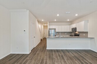 805 S 6th St in Bonham, TX - Building Photo - Building Photo