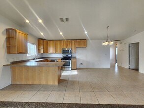 6087 Daisy Ave in Twentynine Palms, CA - Building Photo - Building Photo