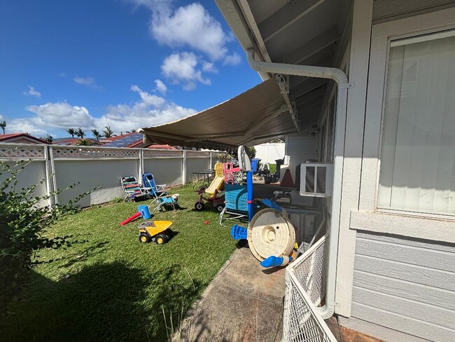 94-1033 Molale St in Waipahu, HI - Building Photo - Building Photo