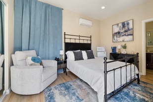 2521 W California St in Santa Ana, CA - Building Photo