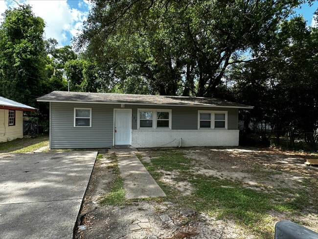 property at 137 Rosewood Dr