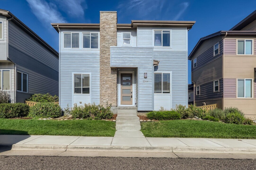 3344 Cranston Cir in Highlands Ranch, CO - Building Photo