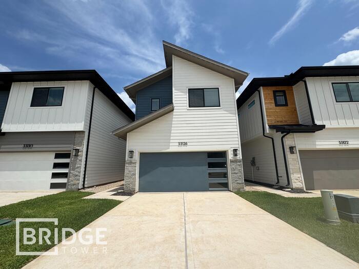 33126 Oak Hts Pl in Magnolia, TX - Building Photo