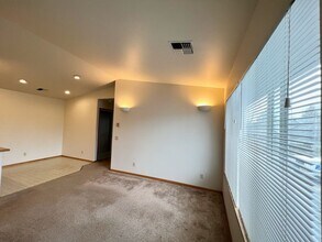 1095 NE Hidden Valley Dr-Unit -#3 in Bend, OR - Building Photo - Building Photo