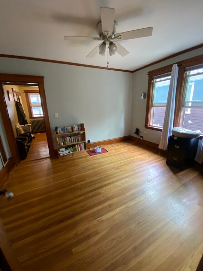 33 Iroquois St Apartments and Nearby Boston Apartments For Rent