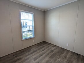 52 E Arizona in Belleville, MI - Building Photo - Building Photo