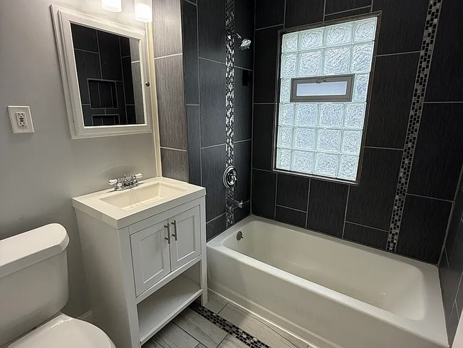 2157 Brown Rd in Lakewood, OH - Building Photo - Building Photo