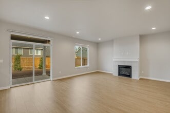 16633 SE Smith Rock St in Happy Valley, OR - Building Photo - Building Photo