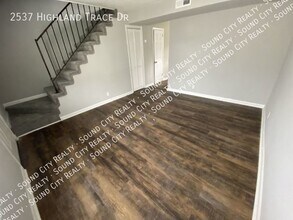 2537 Highland Trace Dr in Nashville, TN - Building Photo - Building Photo