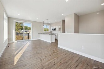 8120 Allor Lndg in Brighton, MI - Building Photo - Building Photo