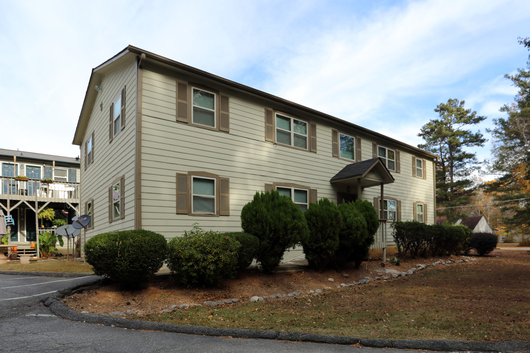 A in Marietta, GA - Foto de edificio