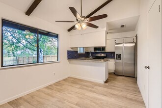 402 Wood Bine Dr in Austin, TX - Building Photo - Building Photo