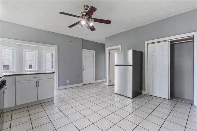 11 Roosevelt St in North Providence, RI - Foto de edificio - Building Photo