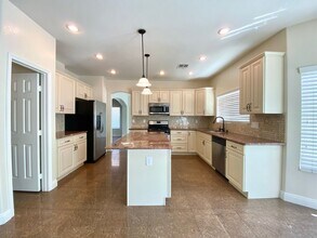 2019 Silverton Dr in Henderson, NV - Building Photo - Building Photo