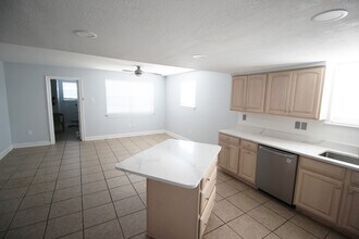 5014 Newlands St in Metairie, LA - Building Photo - Building Photo