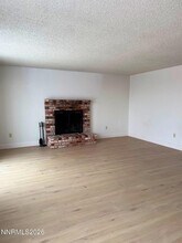 1702 Bonita Vista Dr in Sparks, NV - Foto de edificio - Building Photo
