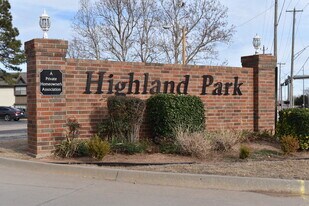 1717 E Lindsey St in Norman, OK - Building Photo