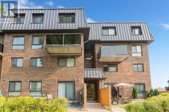 53 Taunton Rd E in Oshawa, ON - Building Photo - Building Photo