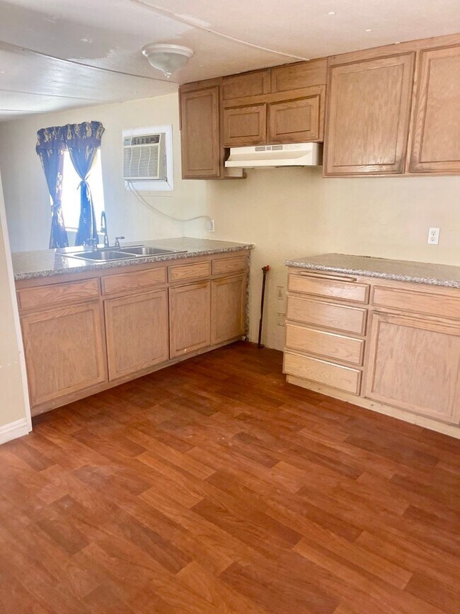 417 Sudan Ave in Buttonwillow, CA - Building Photo - Building Photo
