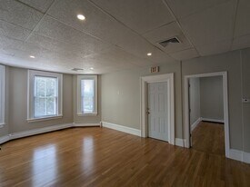 684 Park Ave in Cranston, RI - Building Photo