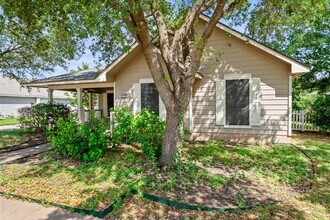 298 Hogan in Kyle, TX - Building Photo - Building Photo