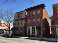 33-35 W Main St in Mechanicsburg, PA - Foto de edificio - Building Photo