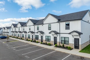 Garnet Village in Clarksville, TN - Building Photo