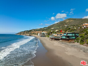 31952 1/2 Pacific Coast Hwy in Malibu, CA - Building Photo - Building Photo