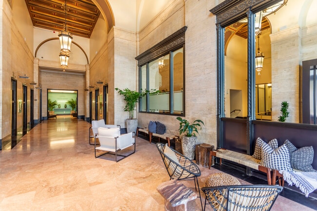 625 Broadway