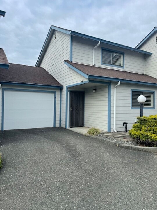 1449 Myrtle Avenue in Eureka, CA - Building Photo