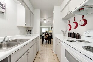 The Shelton Apartments in Midwest City, OK - Building Photo