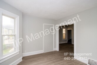320 Crosby St in Akron, OH - Building Photo - Building Photo