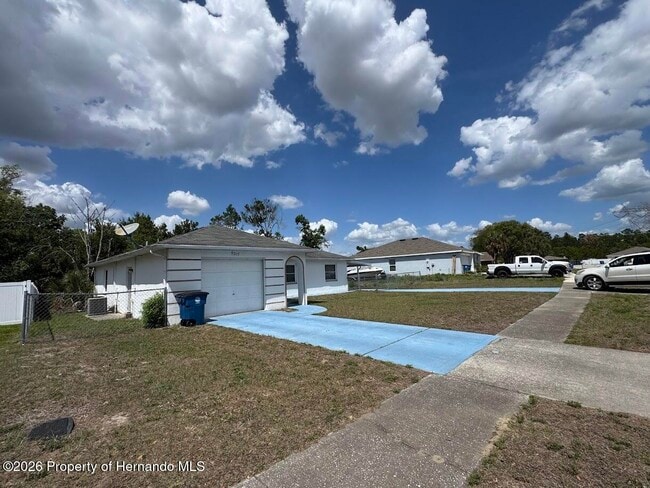 5317 Woodridge Ln in Spring Hill, FL - Building Photo - Building Photo