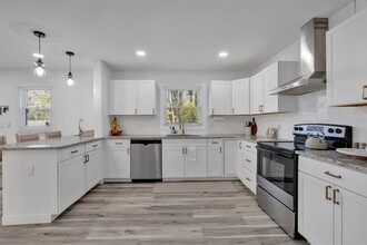 3188 Delmar Ln NW in Atlanta, GA - Building Photo - Building Photo