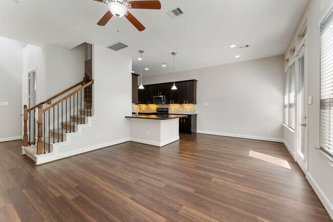 property at 31 Aventura Pl