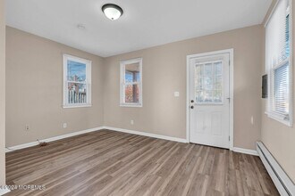 29 Drs James Parker Blvd in Red Bank, NJ - Building Photo - Building Photo