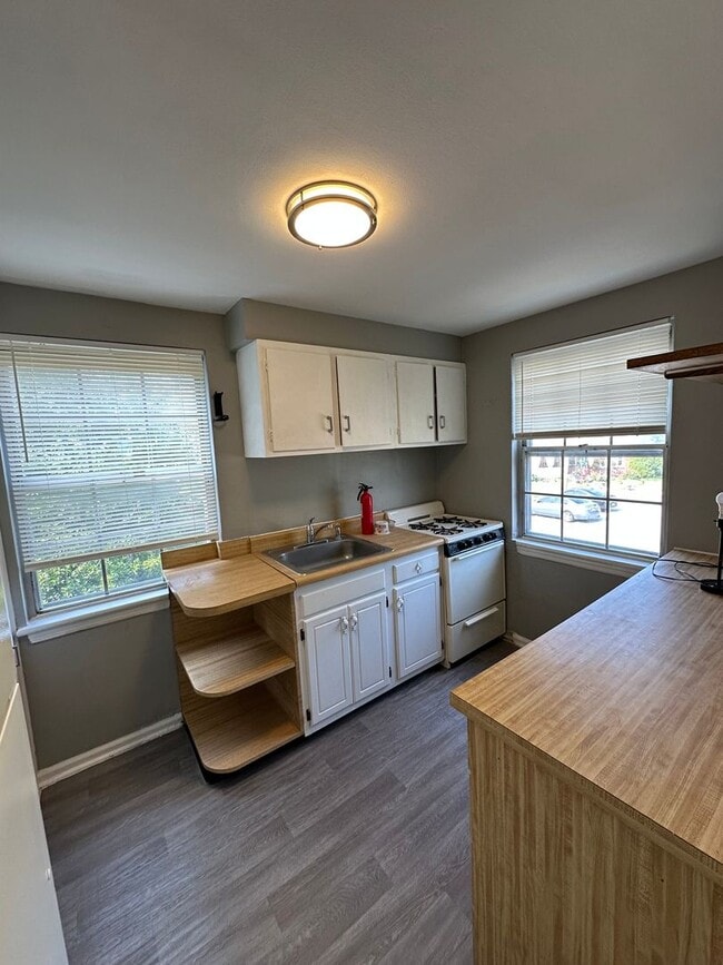 property at 209 W Parkway Ave