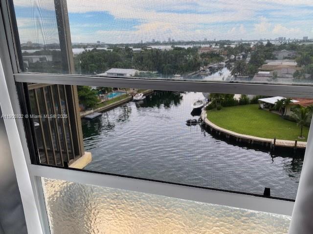 2500 NE 135th St in North Miami, FL - Building Photo - Building Photo