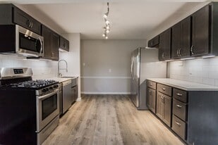 2242 Zumbehl Rd in St. Charles, MO - Building Photo