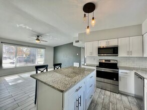 1434 Overlea St in Clearwater, FL - Building Photo - Building Photo