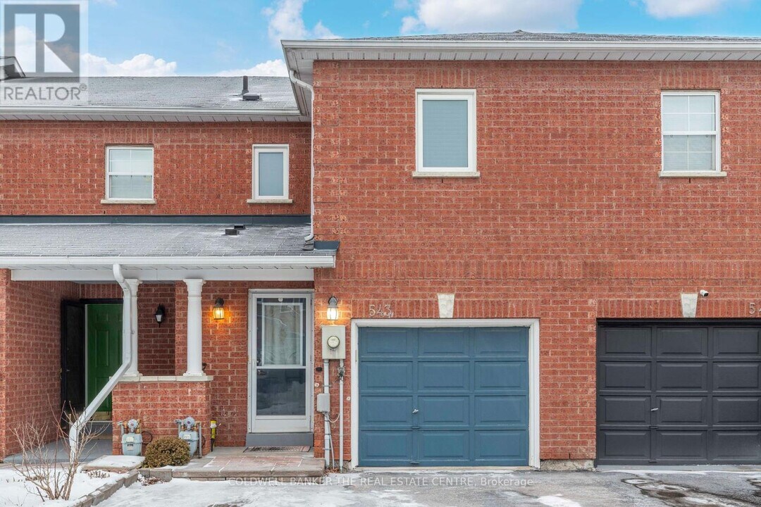 543 Legresley Ln in Newmarket, ON - Building Photo