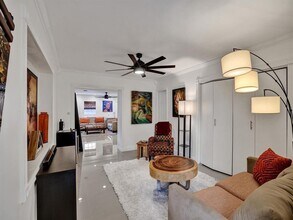 814 SE 13th St, Unit 4 in Fort Lauderdale, FL - Building Photo - Building Photo