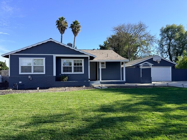 property at 4832 Maureen Ln