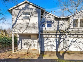 4111-4115 SE 136th Ave in Portland, OR - Building Photo