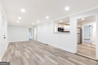 4175 Cottage Ln in Conley, GA - Foto de edificio - Building Photo