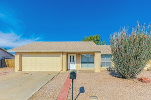 1230 N Fraser Dr in Mesa, AZ - Building Photo