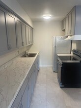 4733 Cedar Lake Rd S in Minneapolis, MN - Foto de edificio - Building Photo