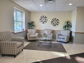 3451 N Carriageway Dr in Arlington Heights, IL - Building Photo - Building Photo