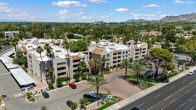 Del Prado in Phoenix, AZ - Foto de edificio - Building Photo