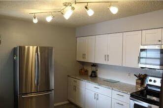 2390 E Fremont Ave, Unit D in Centennial, CO - Building Photo - Building Photo